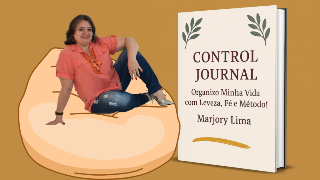 Marjory Lima sentada no puff em frente um e-book